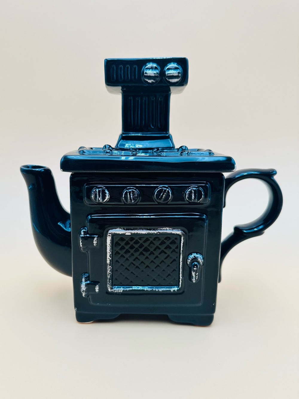 Ceramic Teapot Shaped Like Vintage Stove - Deep Glossy Black